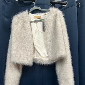 New! Shyanne faux fur white jacket